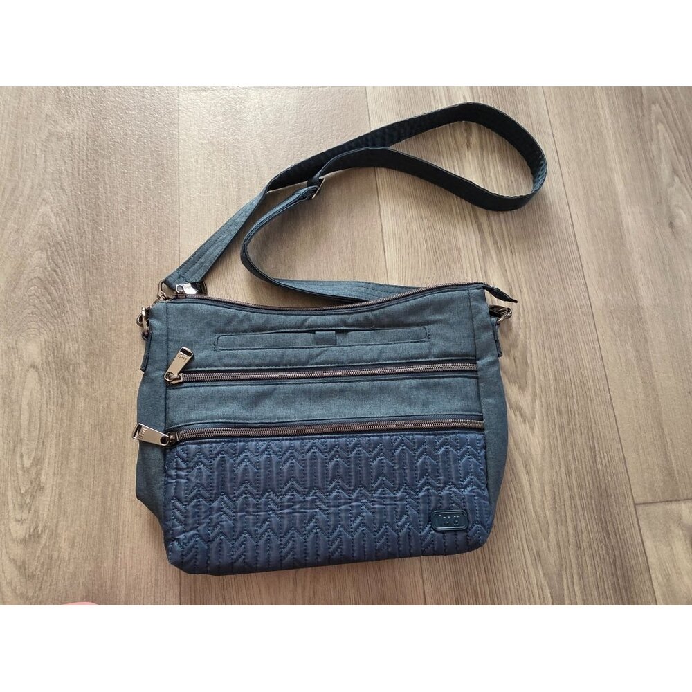 Lug Slider Crossbody Bag With Quilted Pattern & Adjustable Strap